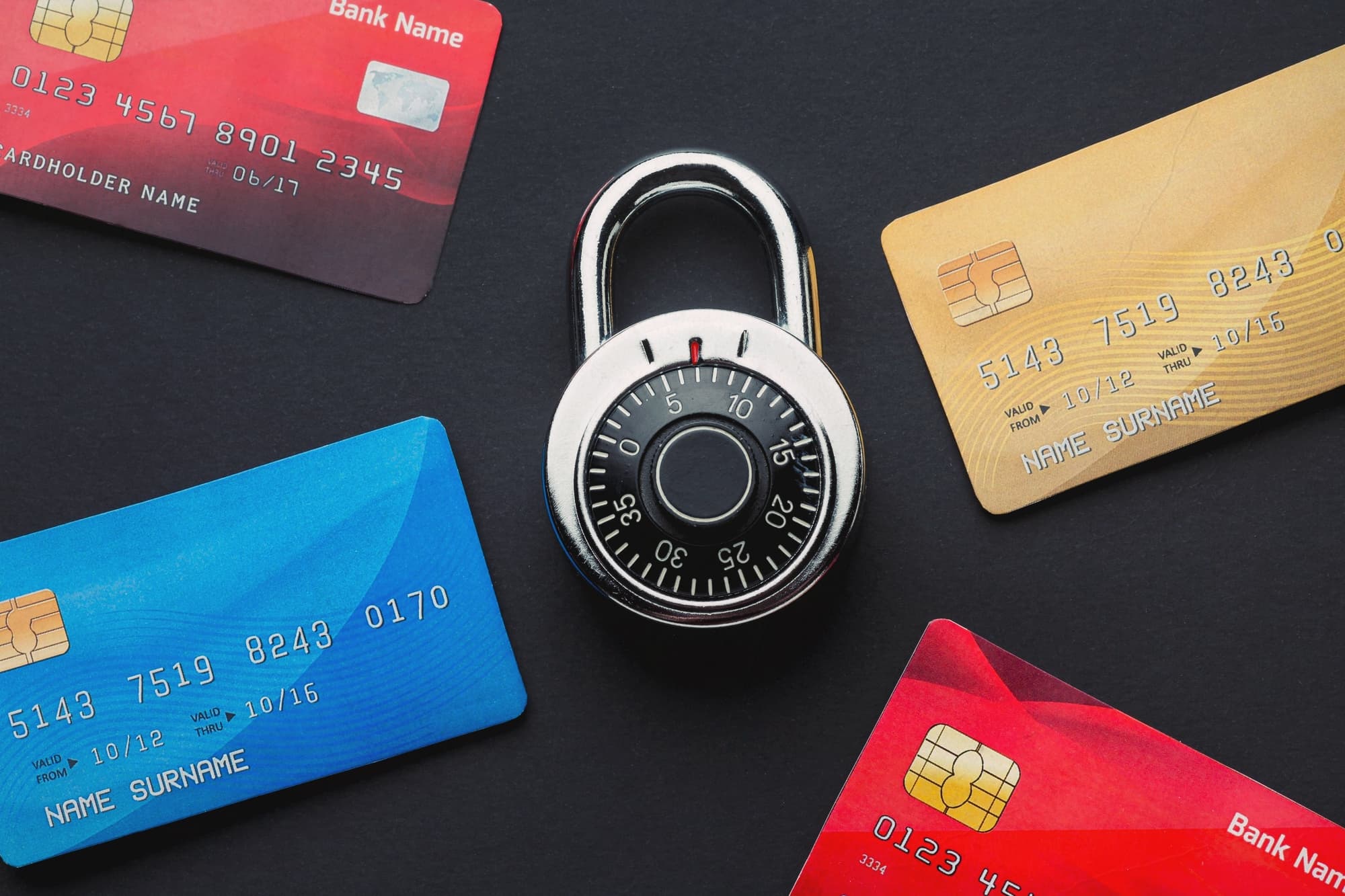 Bani falși vs. Bani reali – sărbători pe credit, ce nu vezi când faci cumpărături