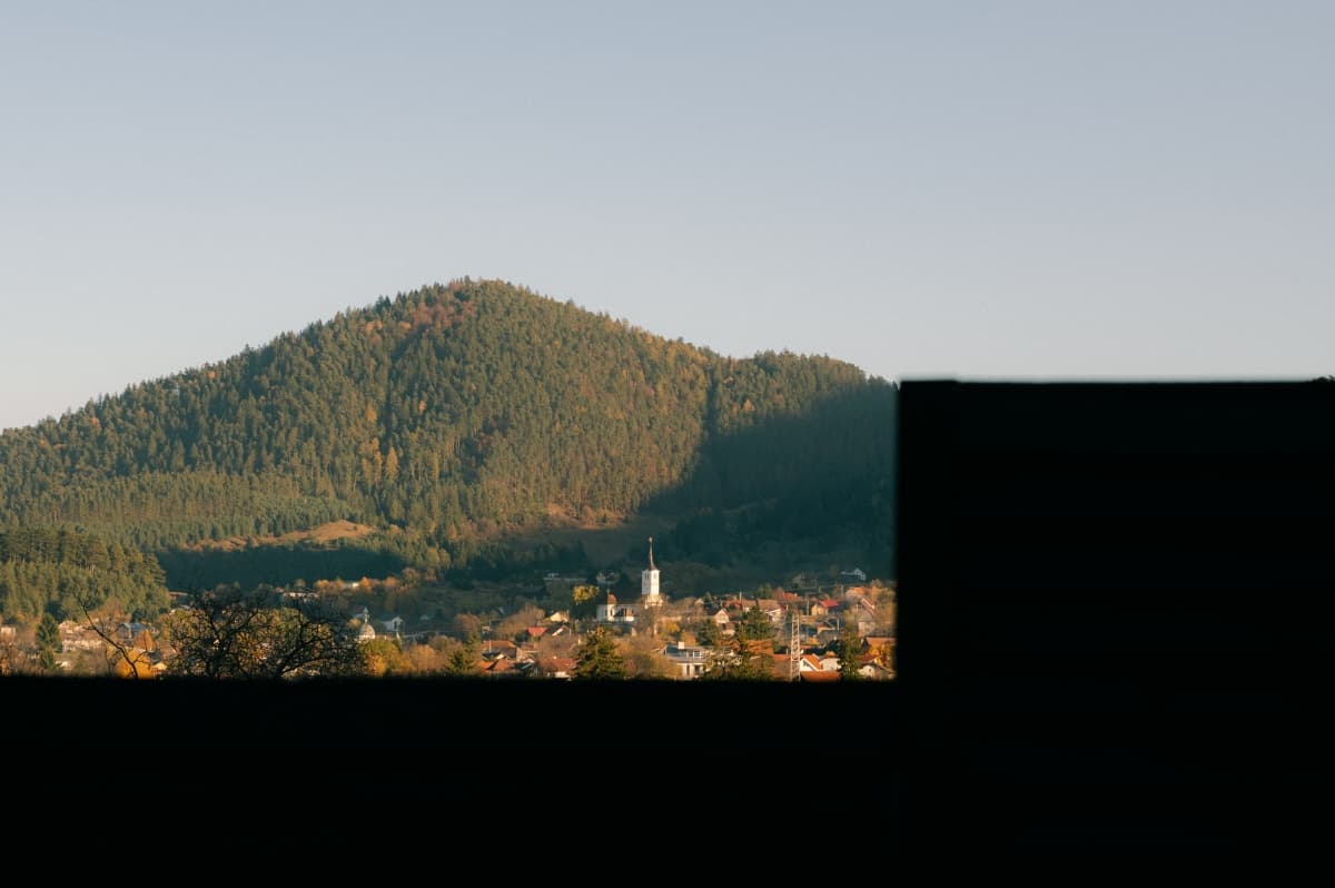Vedere spre Sacele si Bunloc. Fotografie realizata din zona cartierului Darste, Brasov, Romania